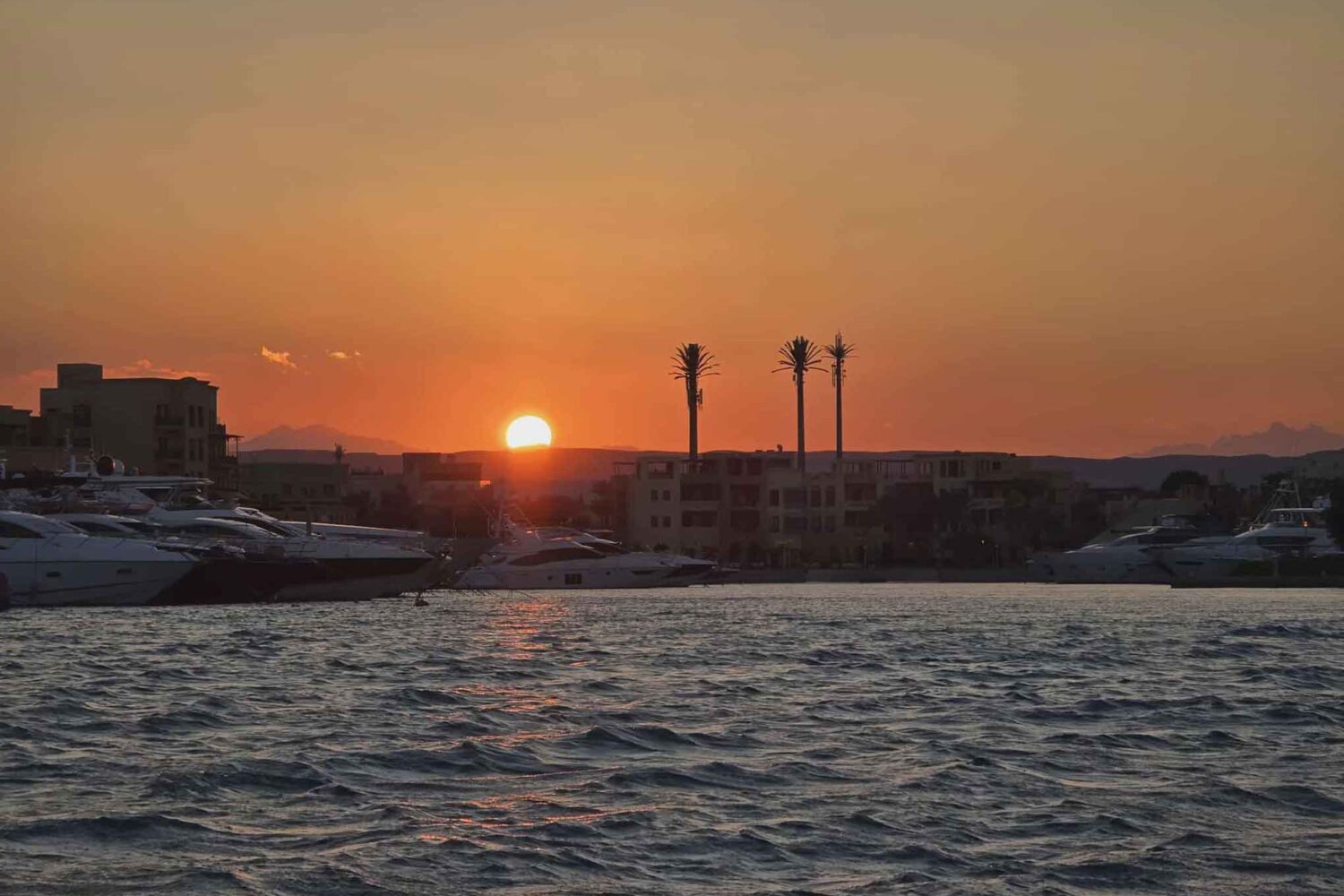Private El Gouna Stadtrundfahrt mit Lagoonfahrt