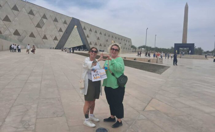 Private-Kairo-Tour-ab-Hurghada-mit-dem-Auto-Pyramiden-GEM-Museum