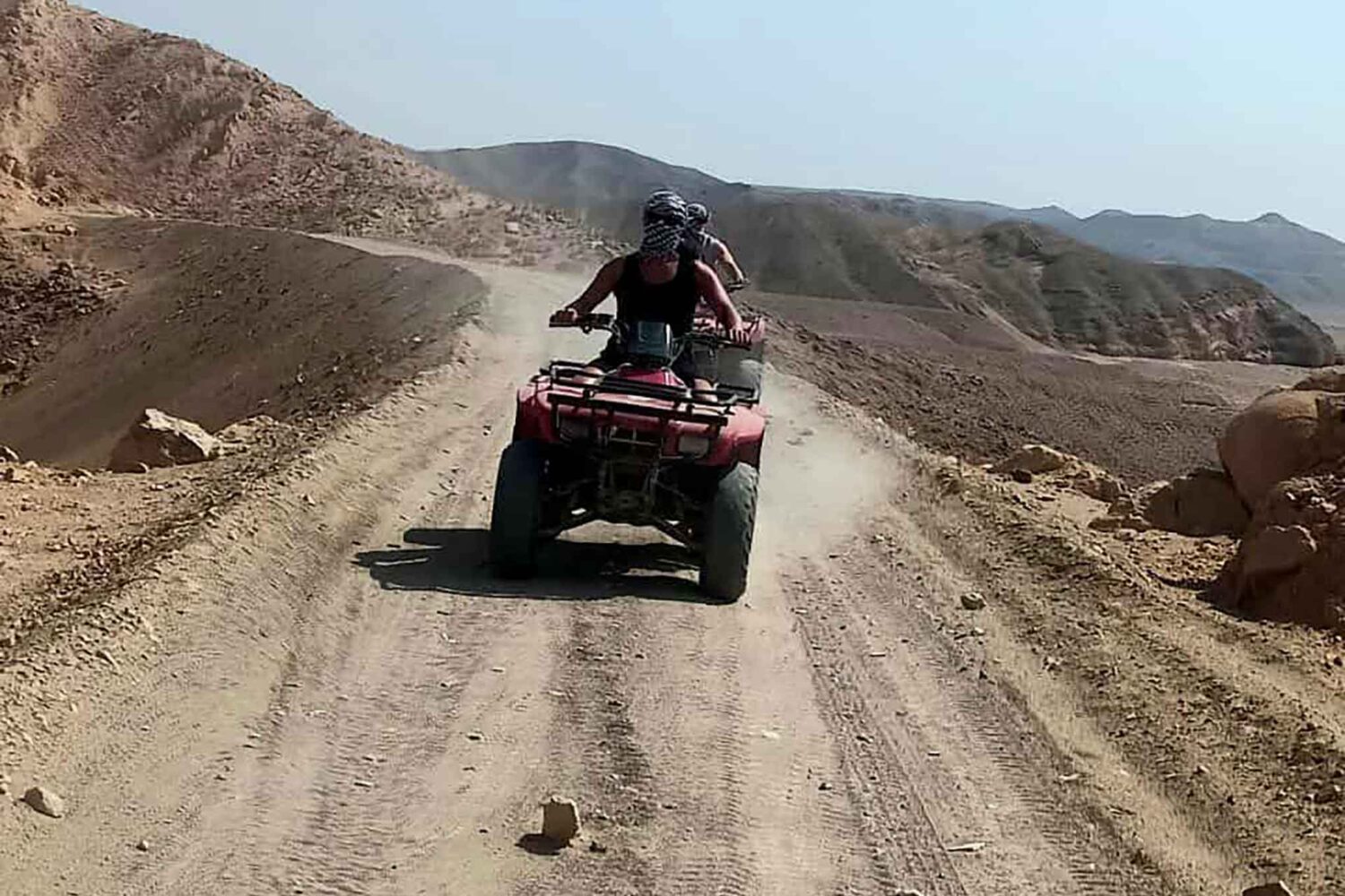 Private Quad Tour zum Sonnenuntergang – Berge & Geisterstadt