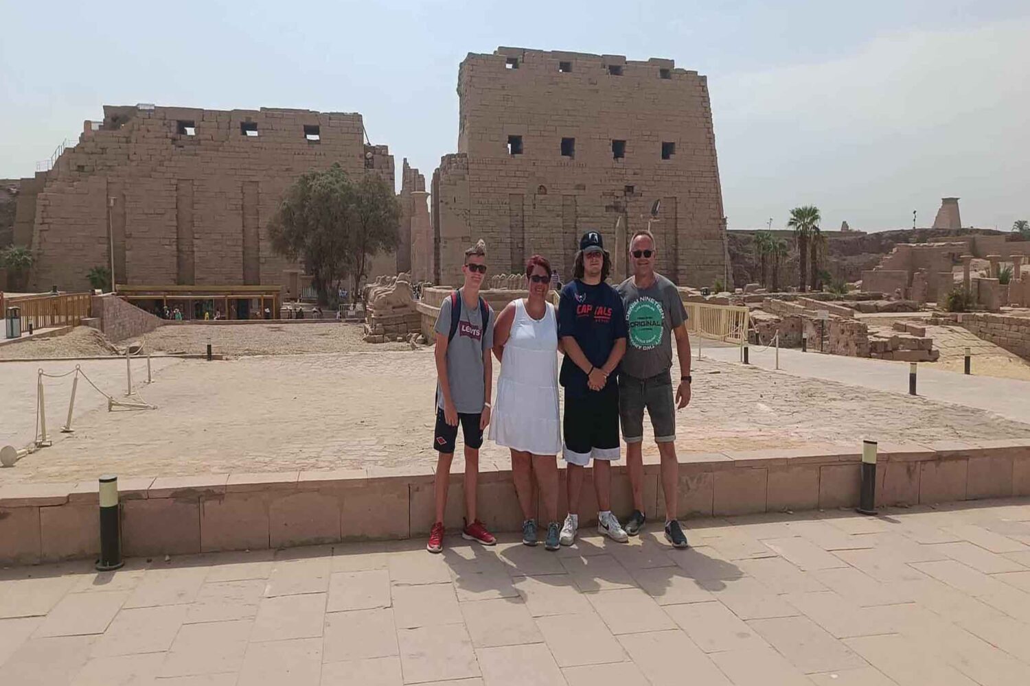 Private Tagestour nach Luxor – Tal der Könige, Karnak, Hatshepsut & Nilfahrt
