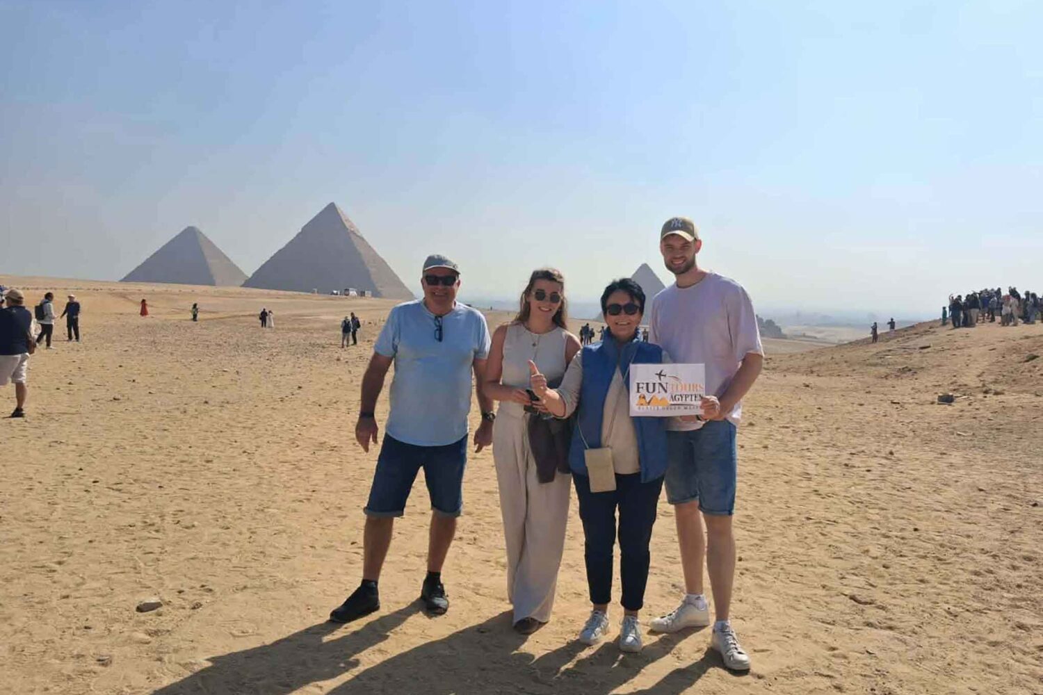 Kairo Tagestour ab Hurghada mit Flug zu den Pyramiden und Ägyptisches Museum